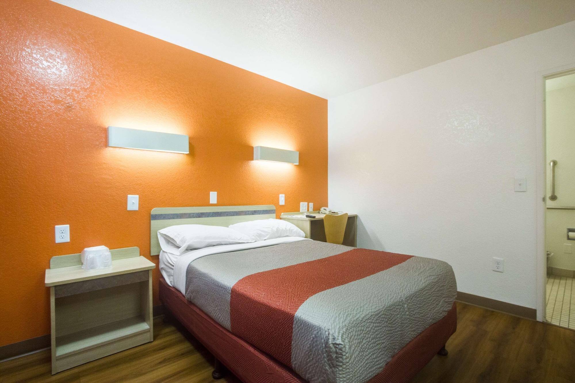 Park Inn By Radisson, Lakewood Exterior photo