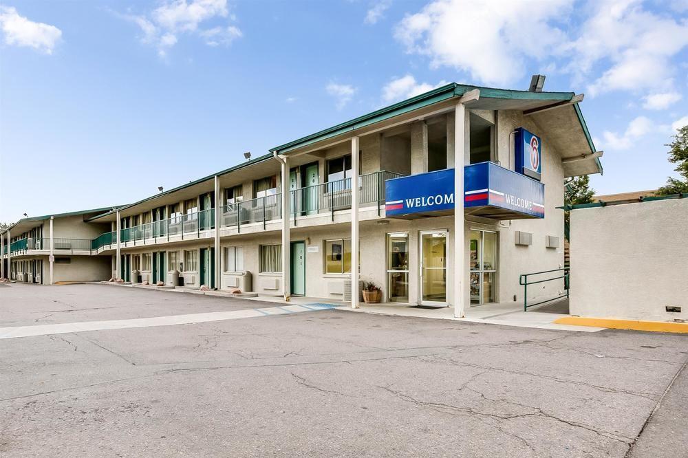 Park Inn By Radisson, Lakewood Exterior photo