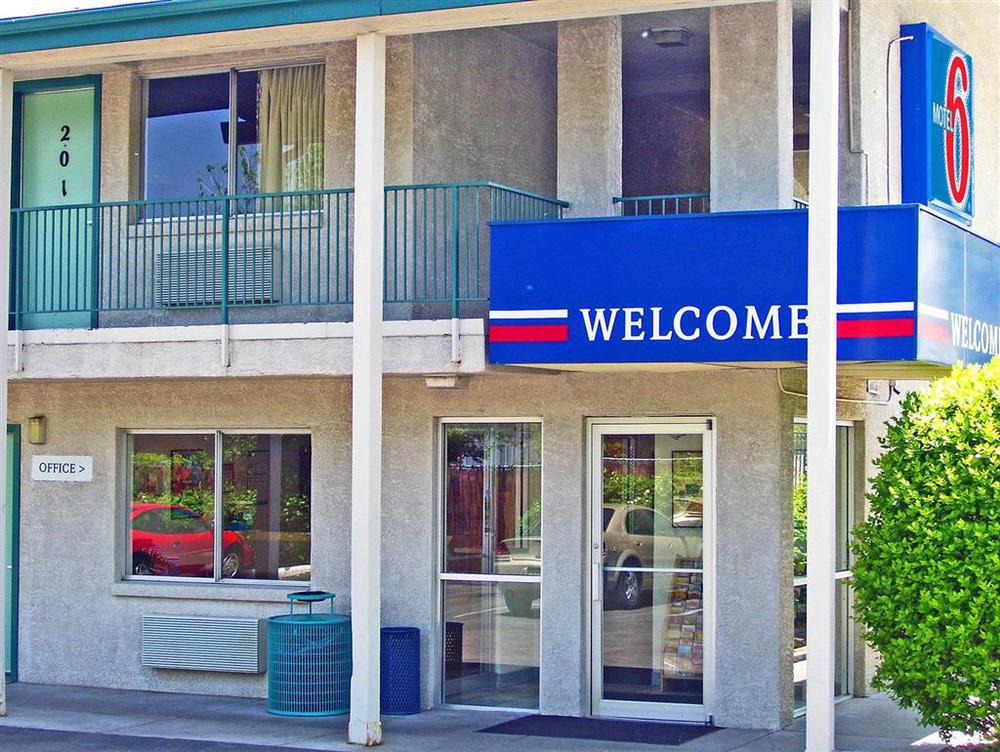 Park Inn By Radisson, Lakewood Exterior photo