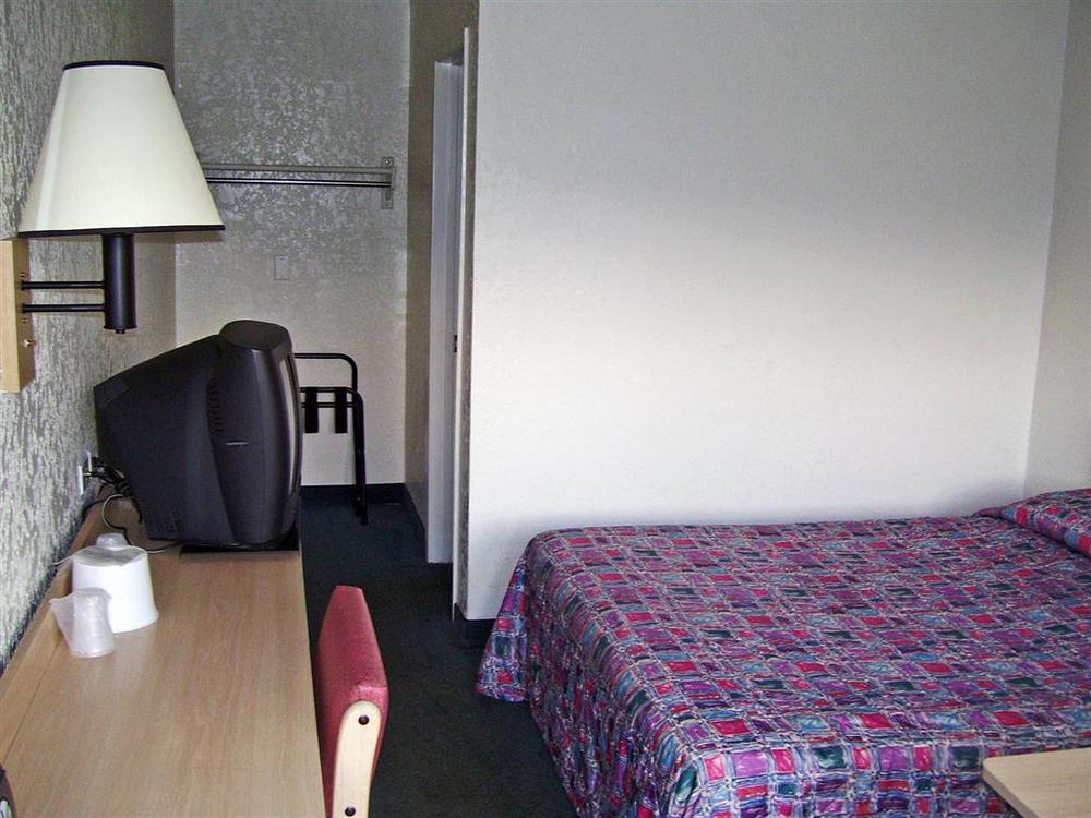 Park Inn By Radisson, Lakewood Amenities photo